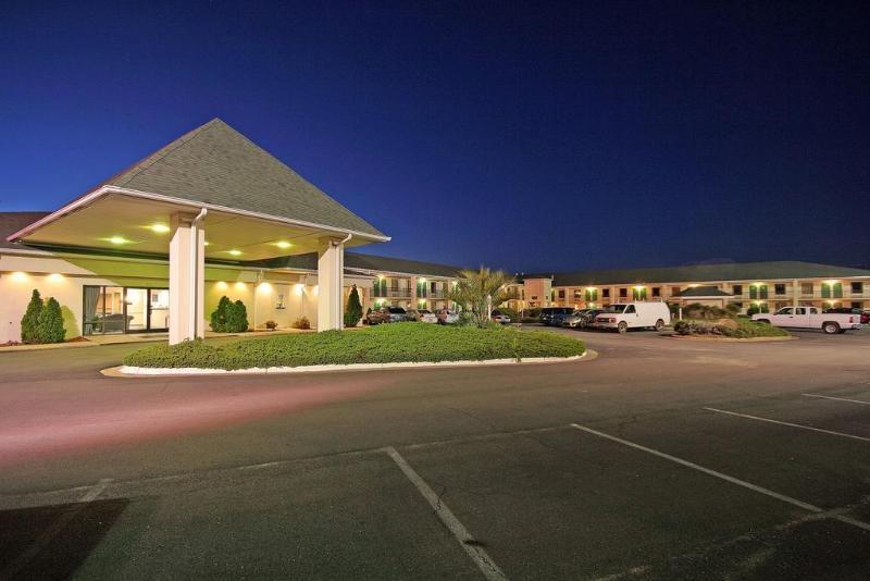 ซูเปอร์ 8 บาย วินด์แฮม ดันน์ Motel ภายนอก รูปภาพ