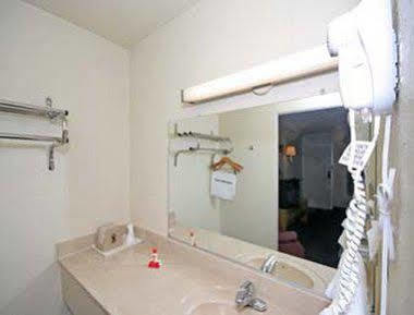 ซูเปอร์ 8 บาย วินด์แฮม ดันน์ Motel ภายนอก รูปภาพ